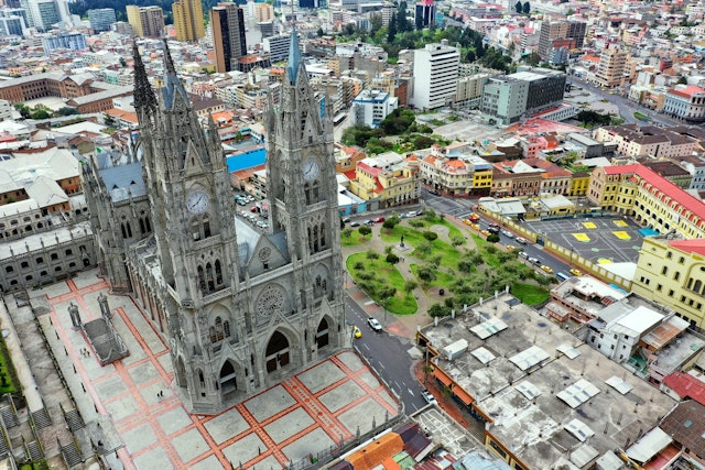 Quito Hop-on Hop-off & Mitad del Mundo