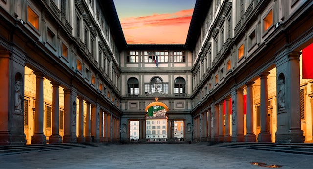 Walking Tour & Uffizi Gallery