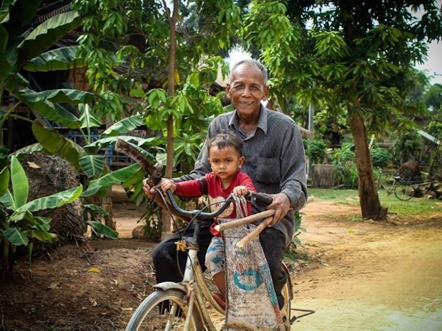 Village Cambodgien & lac Tonle Sap