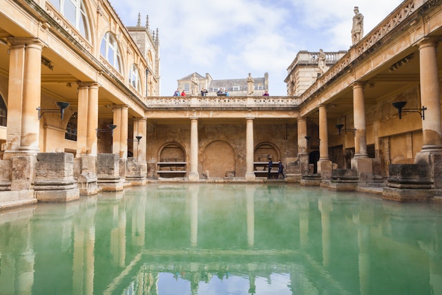 Full Day Tour: Stonehenge & Bath