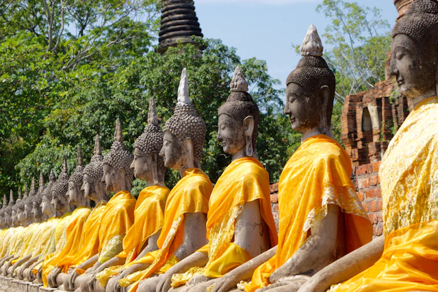 Ayutthaya en train, tuk tuk & bateau