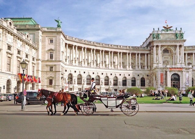 Vienna walk & Imperial Palace