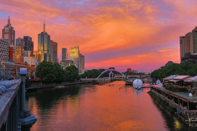 Kayak bei Mondschein