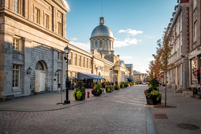 Au-dessus & en dessous de Montréal