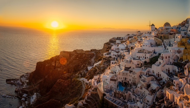 Bus Tour with Wine and Sunset in Oia