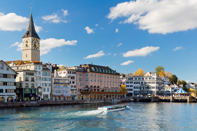 Walking tour incl. Cruise & Museum