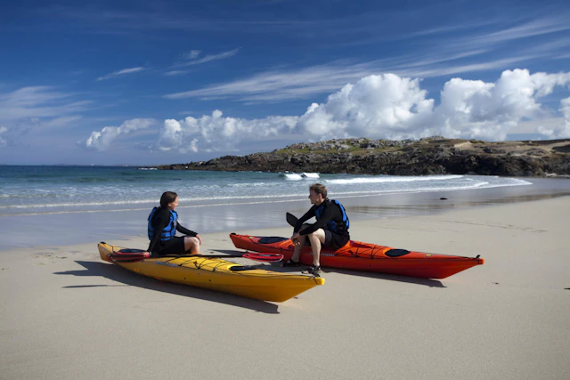 Kayak de mer dans la baie de Mannin
