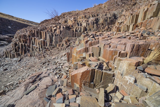 Felsgravuren und Petroglyphen