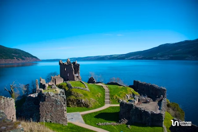 Loch Ness Bootstour & Urquhart Castle