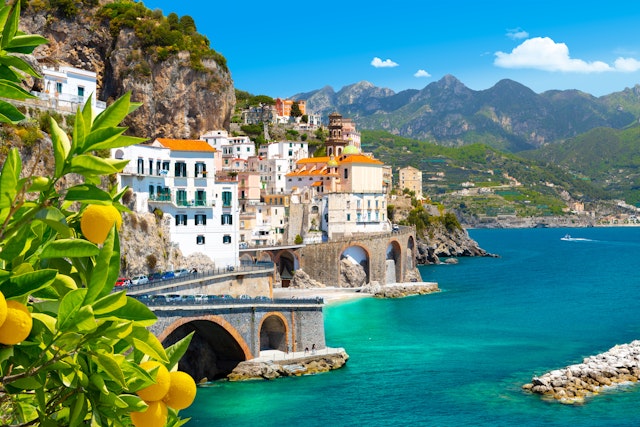 Discover Positano and Amalfi on board