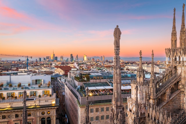 Guided Walking Tour in Milan