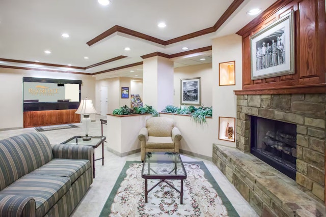 Baymont by Wyndham Hot Springs On the Lake