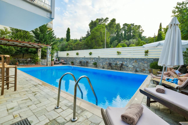 Neda Hotel