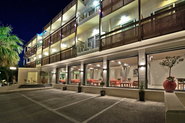 Minos Hotel