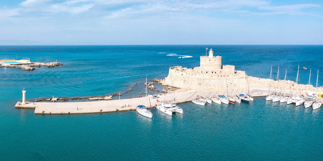 England and Greece Itinerary: 11 Days of Culture & Coast
