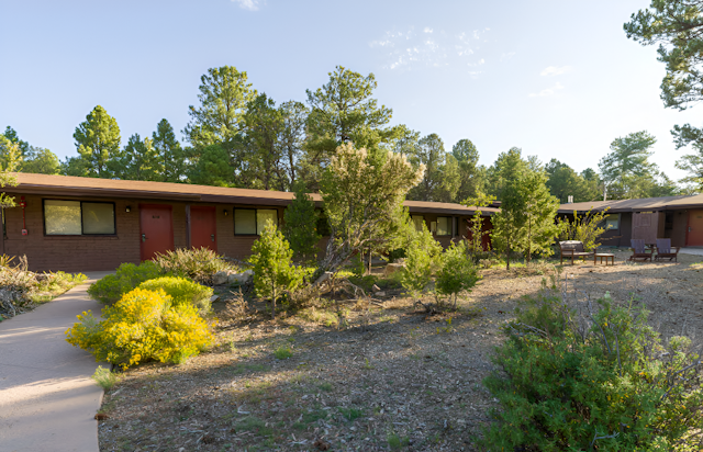 Yavapai Lodge West