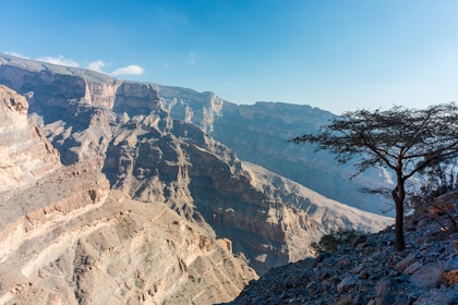 Campingreise im Oman an Bergterrassen und Stränden - Image 2