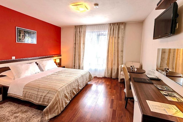 Hotel Degenija