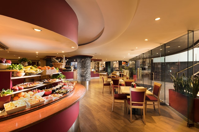 Stamford Plaza Adelaide Hotel