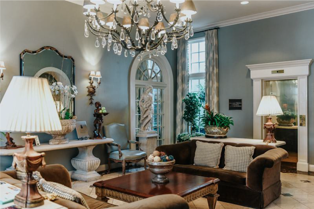 Bienville House Hotel