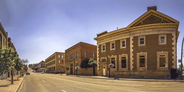 Medicine Hat-5