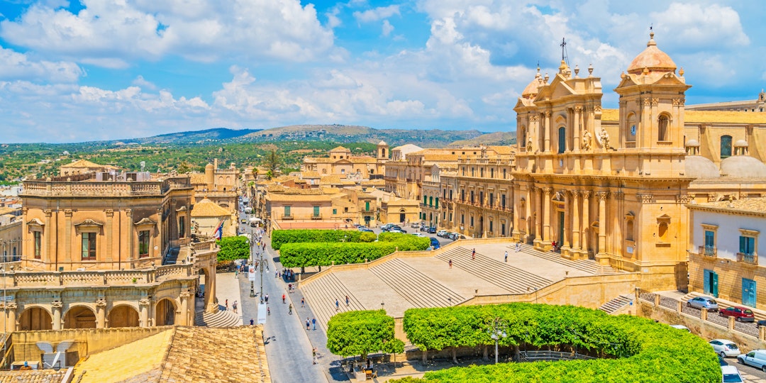 Sizilien Rundreise 3 Wochen: Von Syrakus über Ragusa, Agrigent, Trapani bis Cefalù.