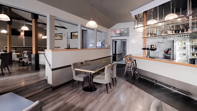 Quarterdeck Inn & Marina Resort