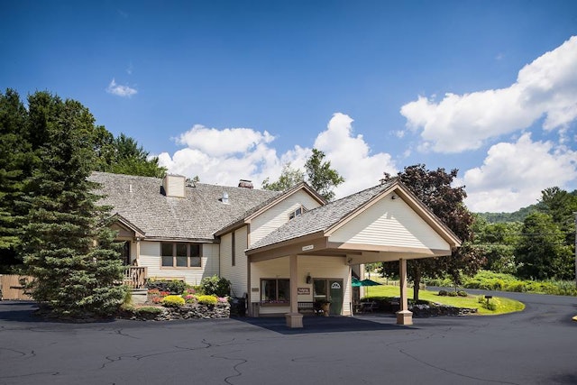 Best Western Inn & Suites Rutland Killington