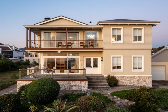 138 Marine Beachfront Guest House