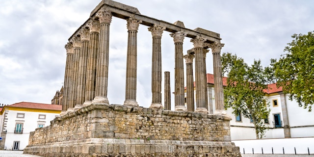 Evora-1