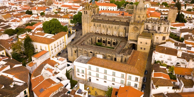 Evora-2
