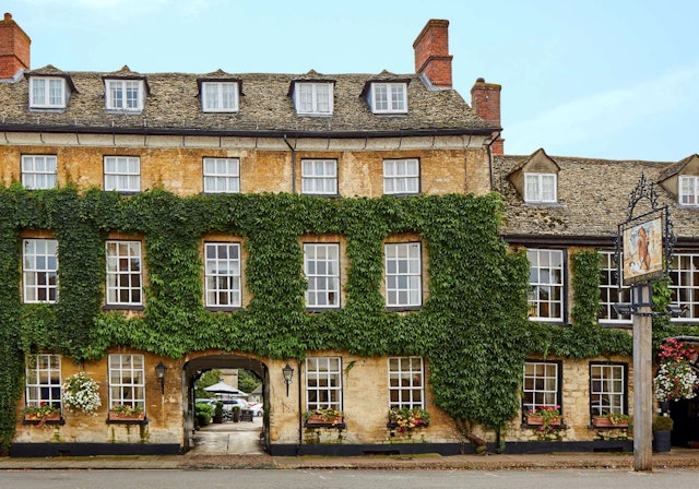 Macdonald Bear Hotel