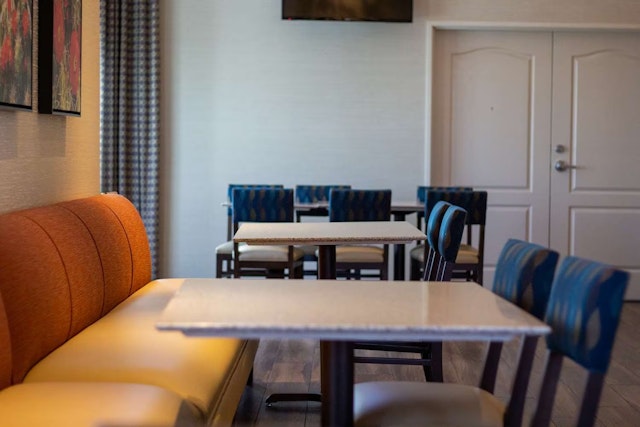 Best Western Plus A Wayfarer's Inn & Suites