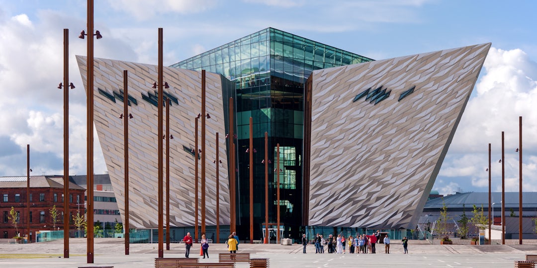 Belfast Tour from Dublin: 7 Days by Train