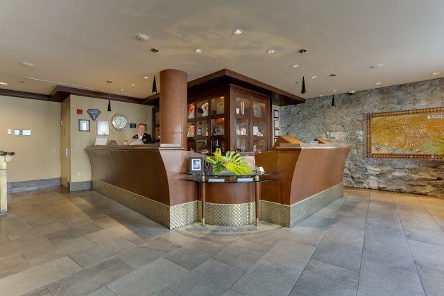 Le Saint Sulpice Hotel Montreal