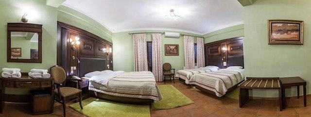 Dellas Boutique Hotel 