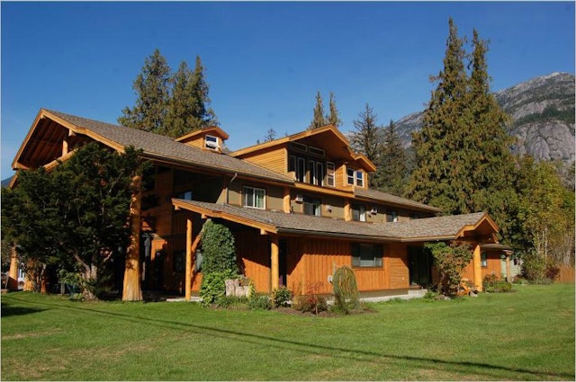 Bella Coola Mountain Lodge 