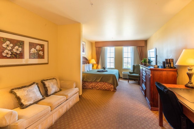 Natchez Grand Hotel