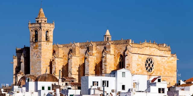 Barcelona Rundreise 1 Woche mit Menorca 