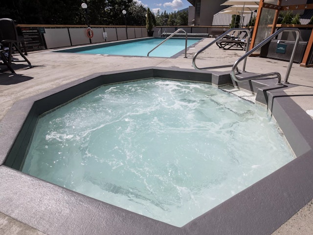 Crystal Lodge & Suites Whistler Hotel