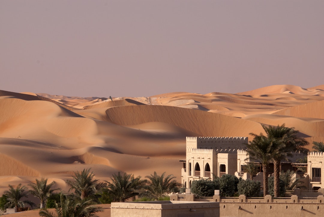 Von Glanz zu Wundern: Ihre magische Reise durch Dubai & Abu Dhabi