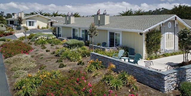 Fireside Inn on Moonstone Beach