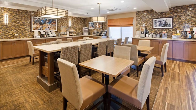 Best Western Plus CottonTree Inn