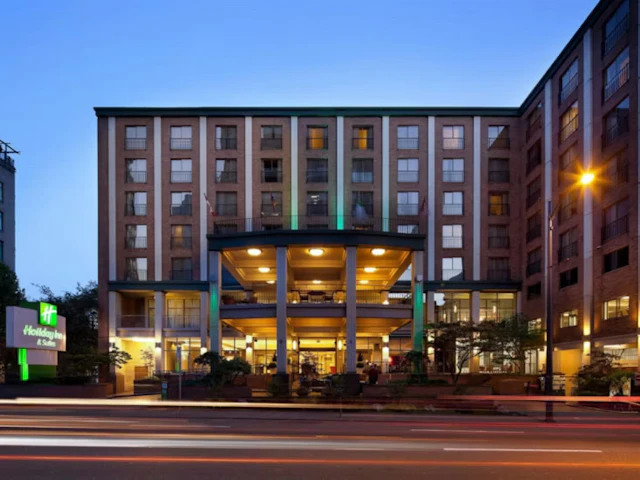 Holiday Inn & Suites Vancouver Downtown