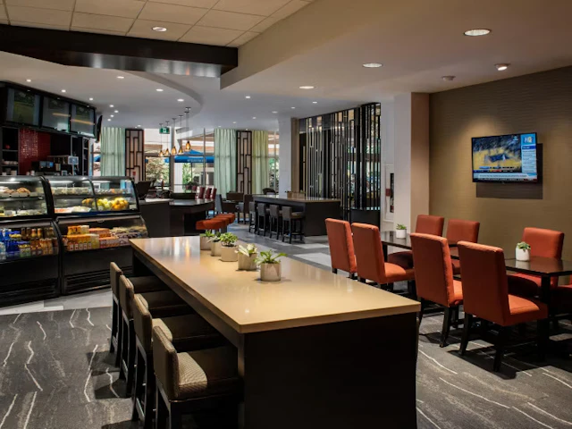Holiday Inn & Suites Vancouver Downtown