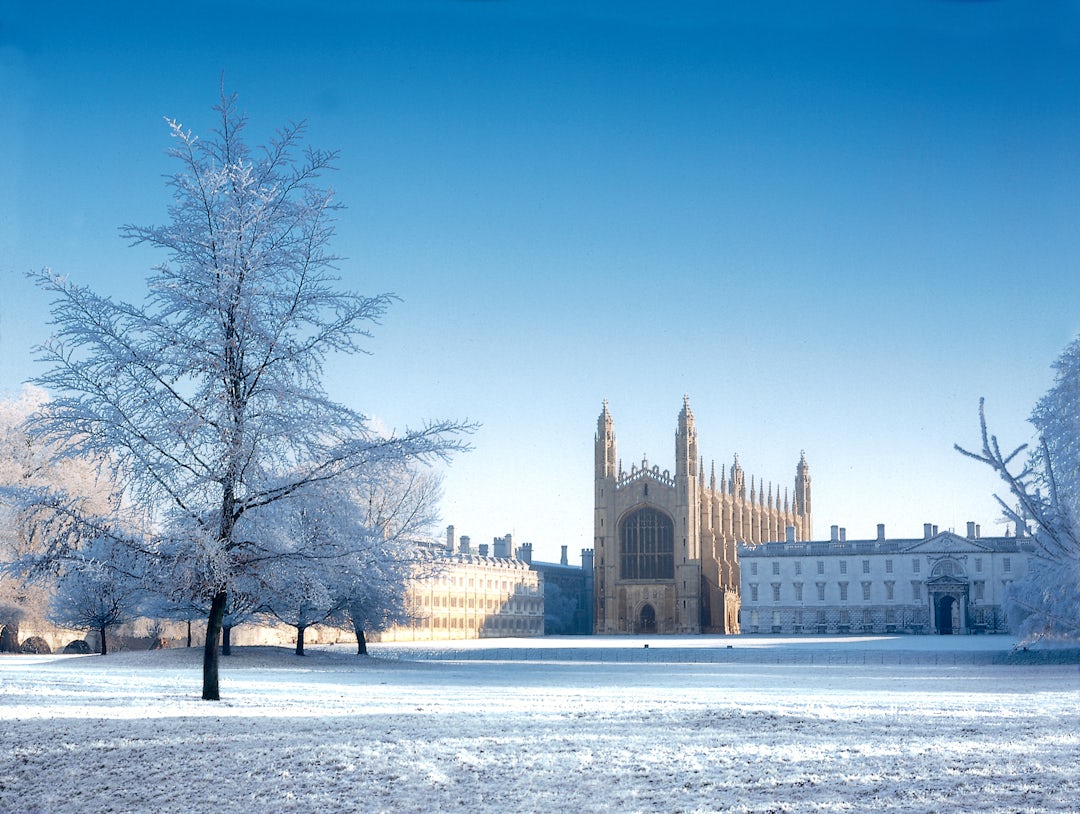 England Luxury Tour with Private Driver: Explore Historic Cities in Style