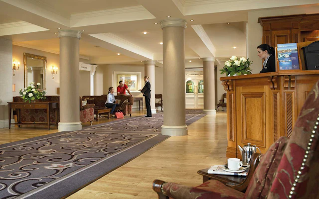 Hodson Bay Hotel