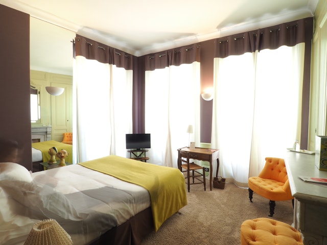 Globe and Cecil Hotel