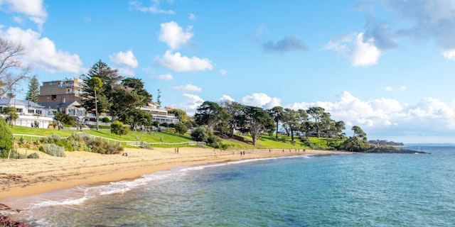 Cowes-2