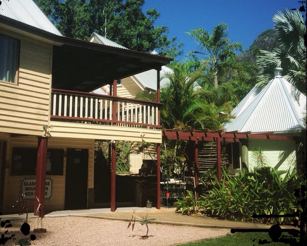 Glass House Mountains Eco Lodge